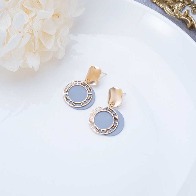 Flower-shaped diamond earrings