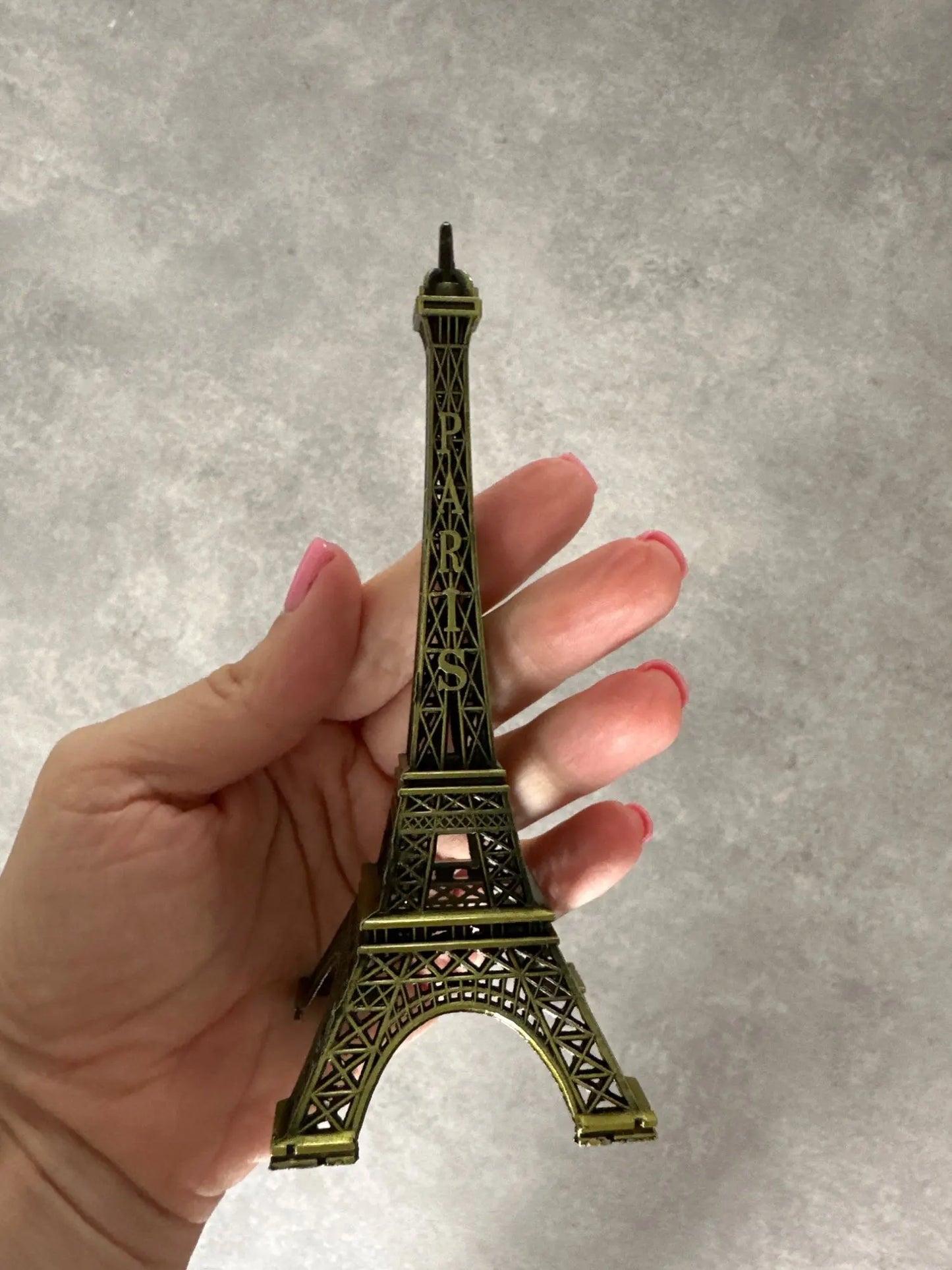 Bronze Paris Eiffel Tower Metal Crafts Home Decoration Accessories Figurine Statue Model Souvenir Home Interior Design 2023 New