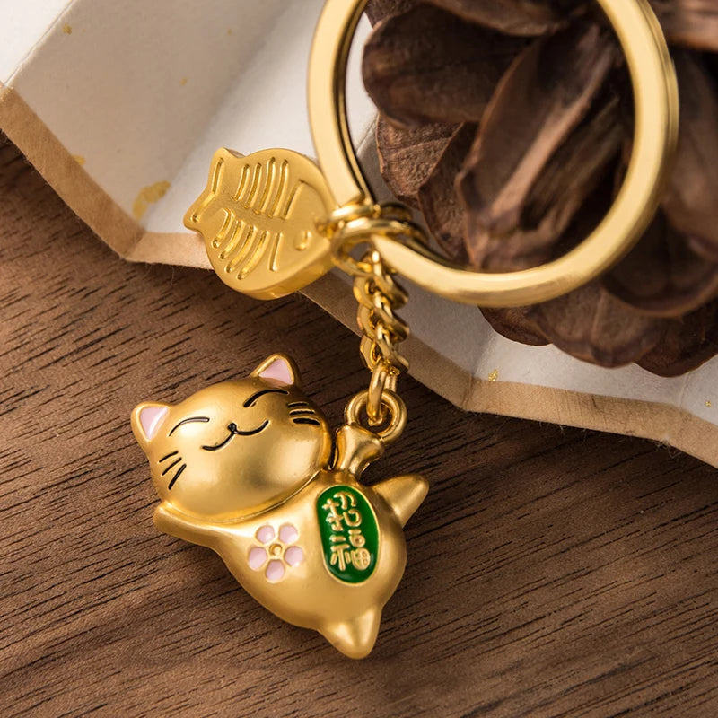 Maneki Neko Japan Lucky Cat Keychain Kawaii Trinkets Alloy Accessory Car Bag Pendant Key Chain Pray Golden Keyfob Couple Gift