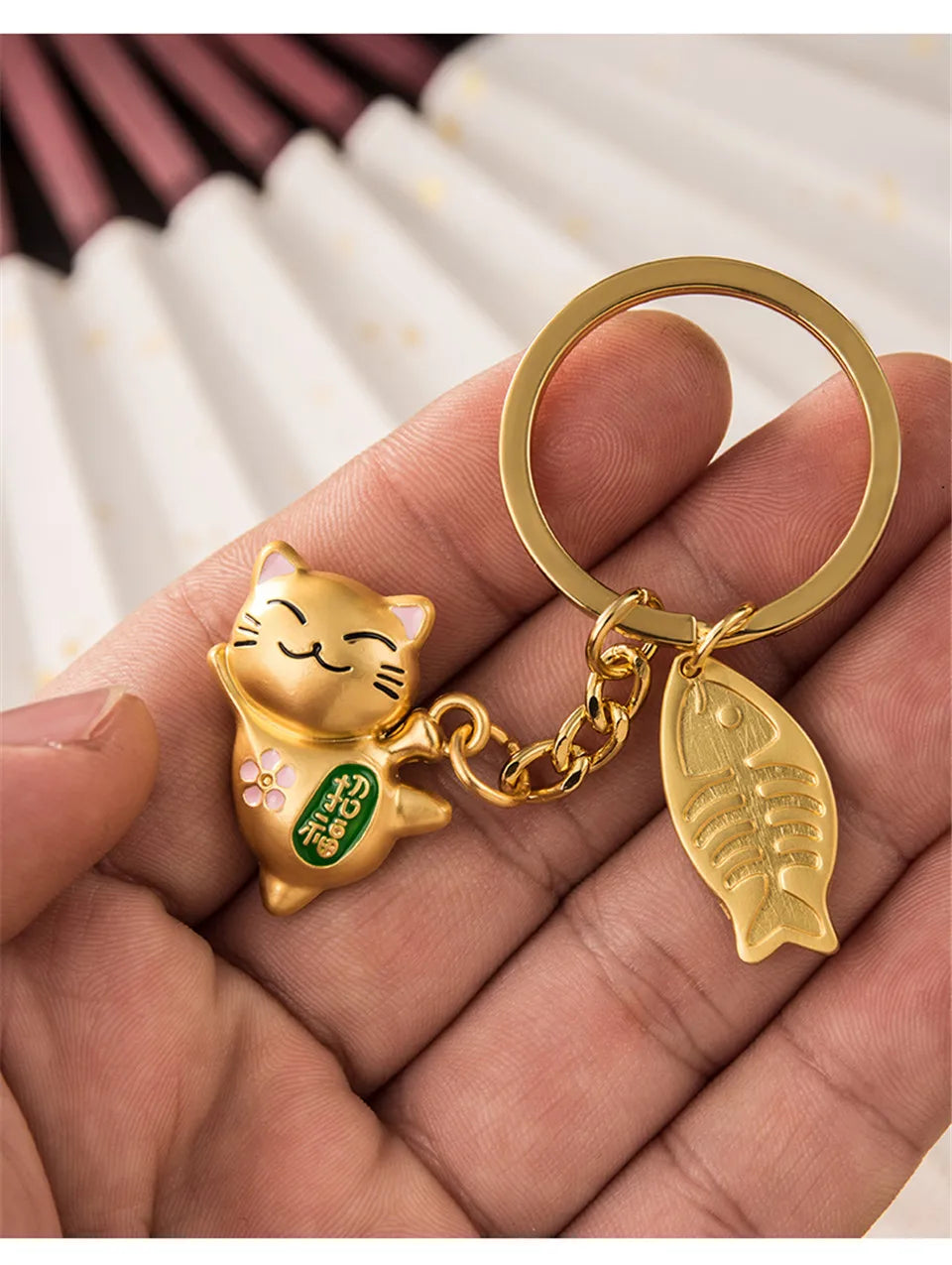Maneki Neko Japan Lucky Cat Keychain Kawaii Trinkets Alloy Accessory Car Bag Pendant Key Chain Pray Golden Keyfob Couple Gift