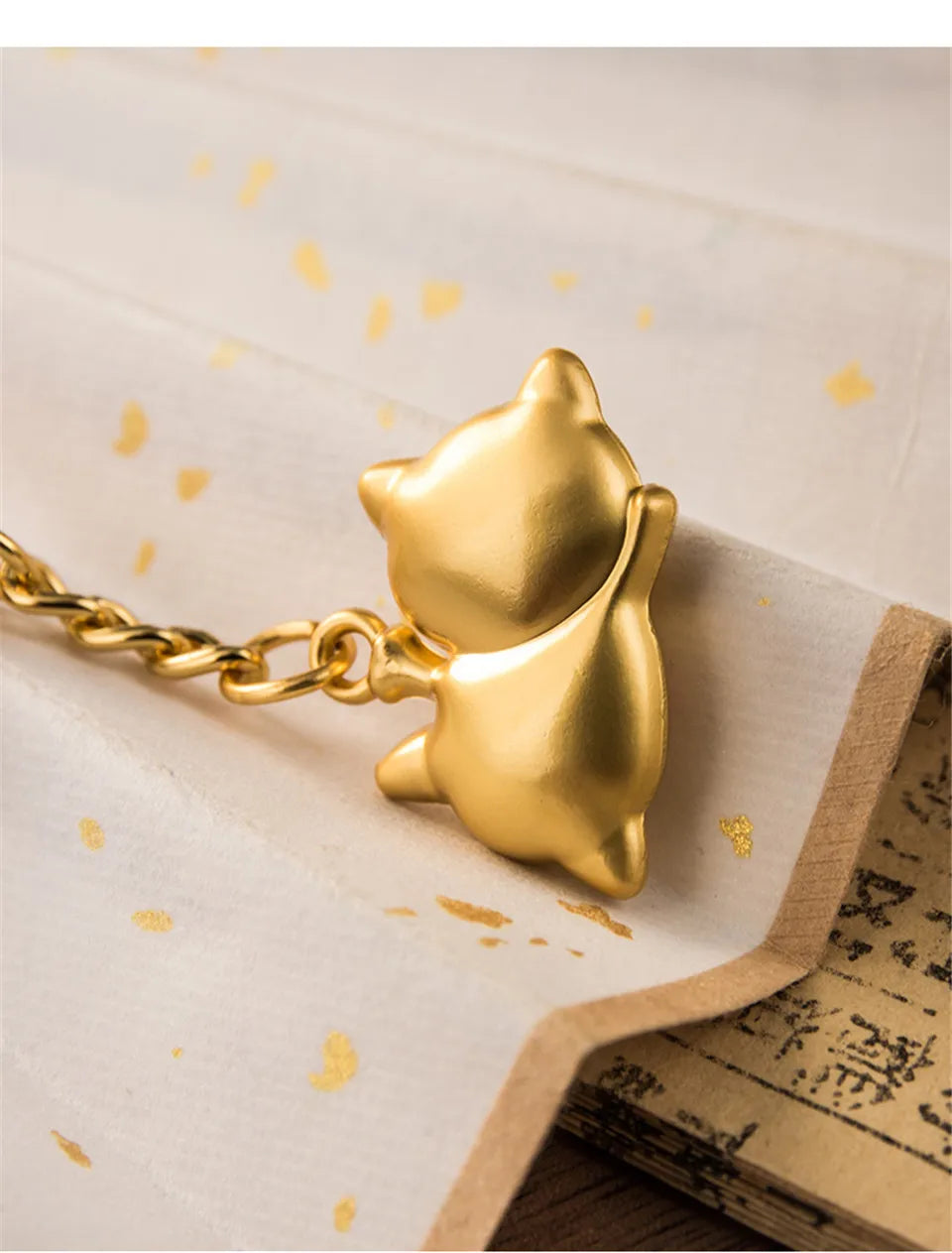 Maneki Neko Japan Lucky Cat Keychain Kawaii Trinkets Alloy Accessory Car Bag Pendant Key Chain Pray Golden Keyfob Couple Gift