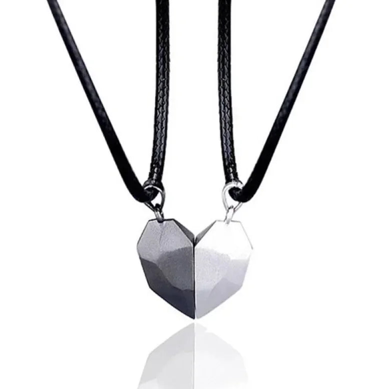 Love Magnet Couple Color Matching Necklace Simple Creative Wishing Stone Heartbreak Stitching Pendant Men and Women Jewelry Gift
