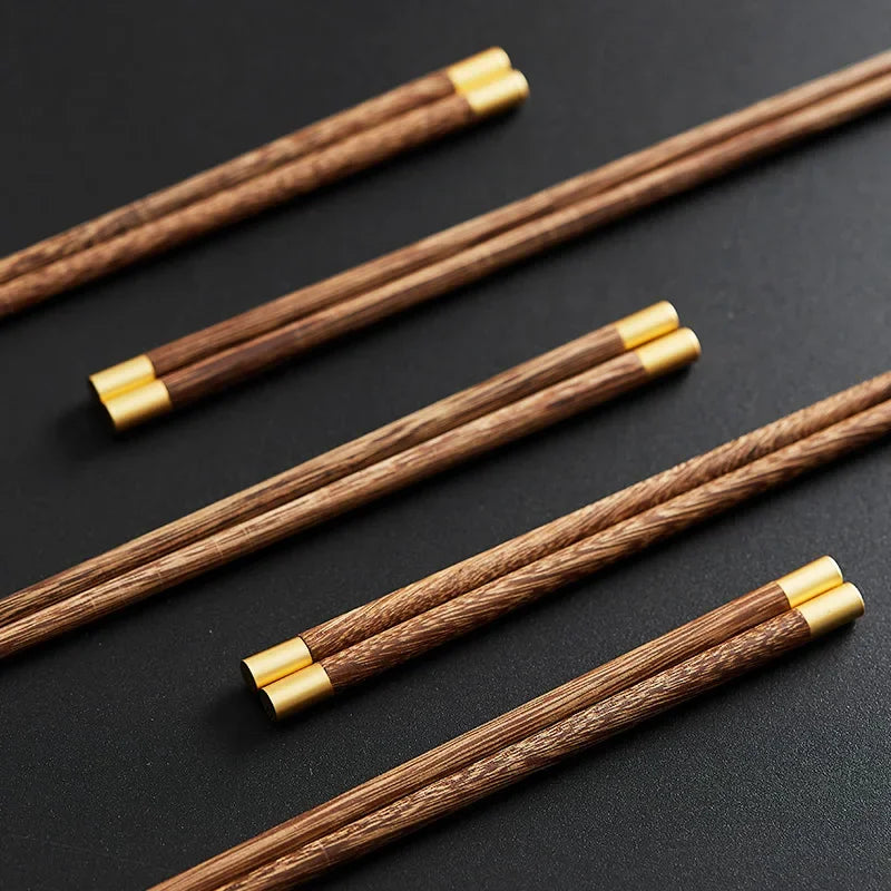 4 Pairs Chinese Chopsticks Wooden Sushi Sticks Japanese Chopstick Set Reusable Korean Food Chop Sticks Kitchen Wood Tableware