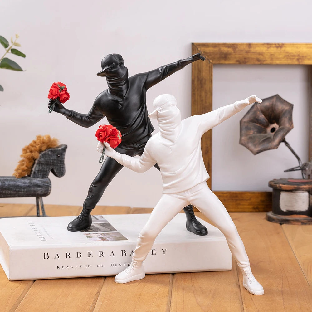 Flower Thrower Sculpture,Figurine for Home Decoration,Office Desk and Bookshelf Ornaments, Modern Decorative Character Figurines