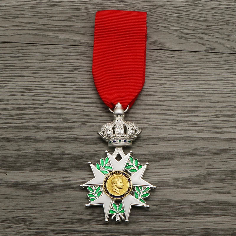 France Emperor Napoleon Senior Knight Medal of Honor Retro Metal Badge Souvenir Collection Crafts Gifts for History Lovers