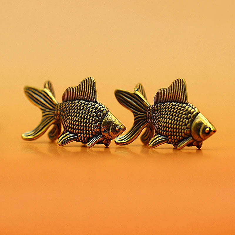 Goldfish Figurines Retro Brass Lucky Animal Statue Ornament Home Decor Desk Decoration Tea Pet Cute Gifts