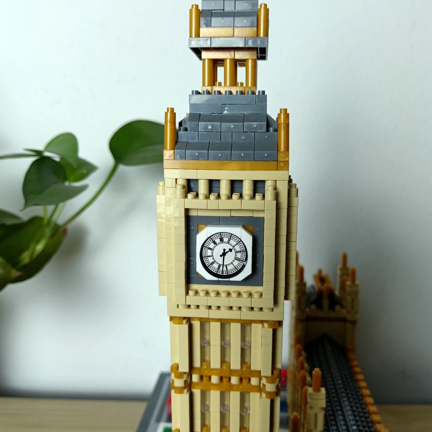 Big Ben Micro Mini Building Blocks Crafted Replica, Leisure and Entertainment Toys Construction Bricks Decoration Party Gift