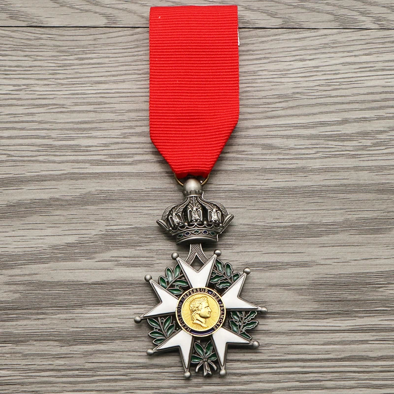 France Emperor Napoleon Senior Knight Medal of Honor Retro Metal Badge Souvenir Collection Crafts Gifts for History Lovers