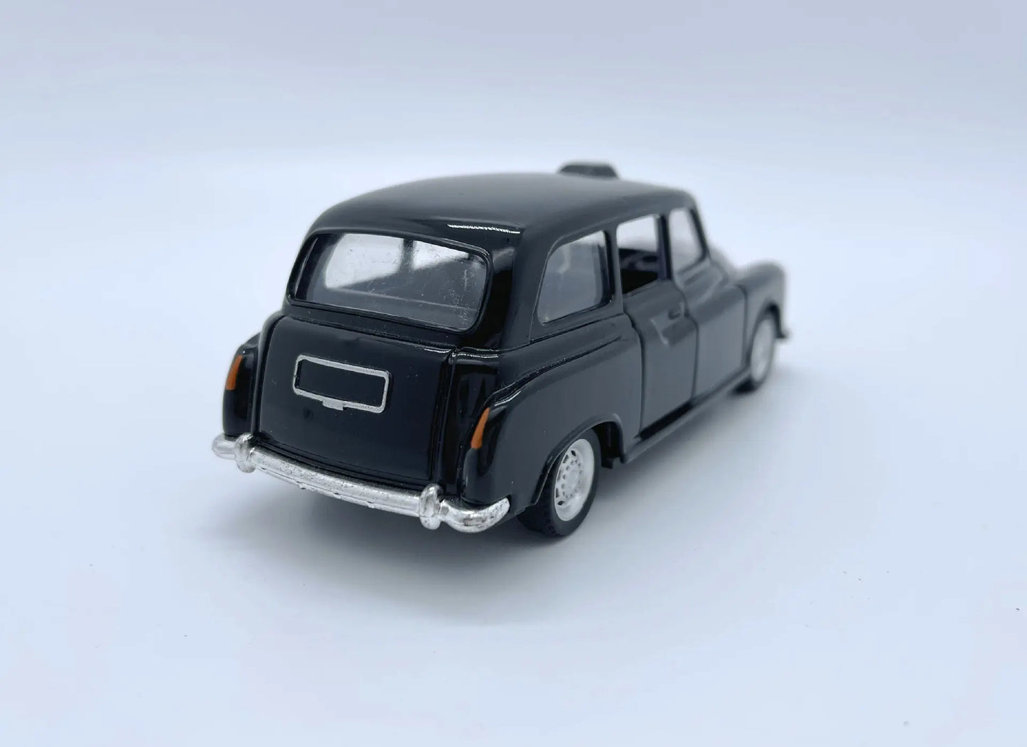 1:32 Alloy Diecast Vintage London-Taxi Car Model doors open Classic Pull Back Miniature Vehicle Replica For Collection Gift
