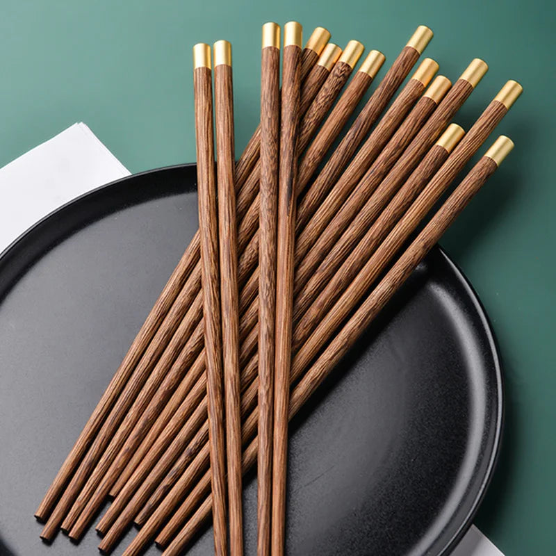 4 Pairs Chinese Chopsticks Wooden Sushi Sticks Japanese Chopstick Set Reusable Korean Food Chop Sticks Kitchen Wood Tableware