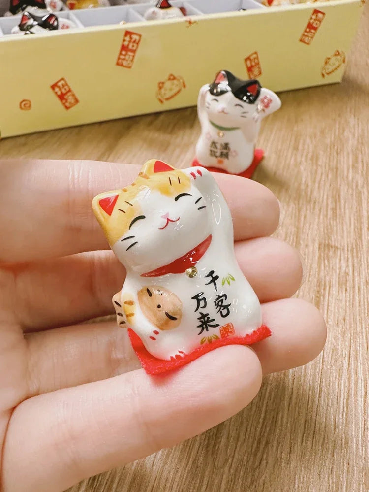 Pack of 3 Pieces Mini Ceramic Lucky Fortune Cat, Desktop Car Decoration Figurines Cute Kitten Maneki Neko Ornament 1.3 Inch Tall