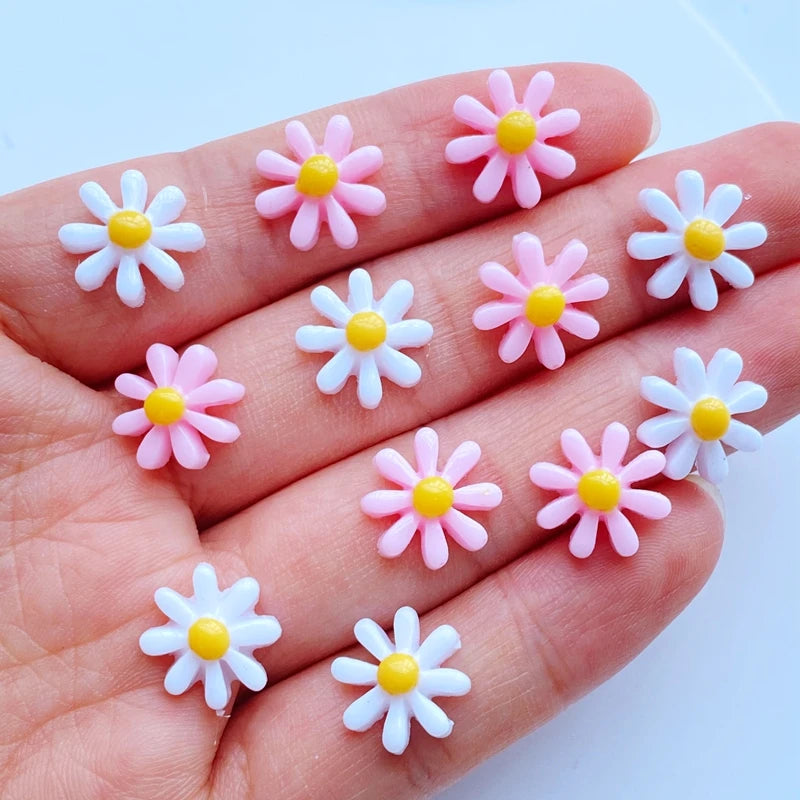 50Pcs New Cute Mini Chrysanthemum Resin Figurine Crafts Flatback Cabochon Ornament Jewelry Making Hairwear Accessories