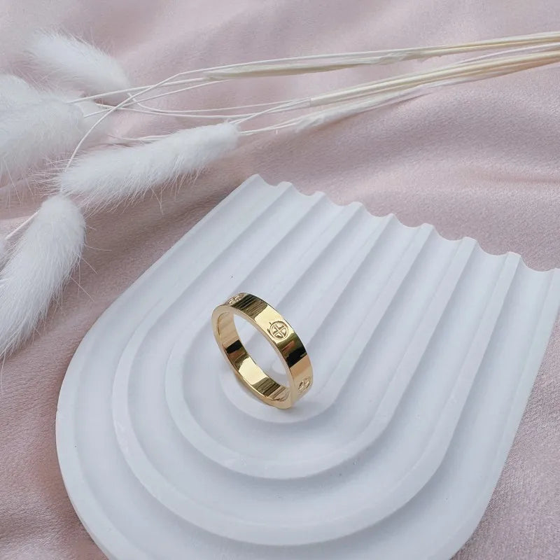 2024 Classic Cross with Stone Luxury Brand Stainless Steel Ring for Girl Women Couple Rings In Wedding Birthday Gift Never Fade