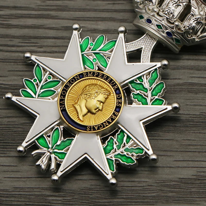 France Emperor Napoleon Senior Knight Medal of Honor Retro Metal Badge Souvenir Collection Crafts Gifts for History Lovers