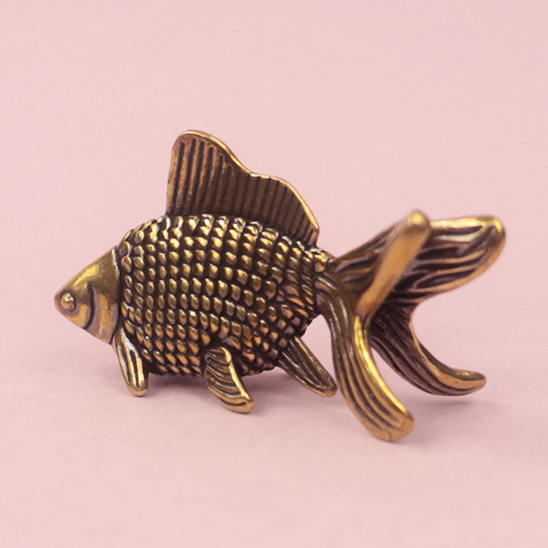 Goldfish Figurines Retro Brass Lucky Animal Statue Ornament Home Decor Desk Decoration Tea Pet Cute Gifts