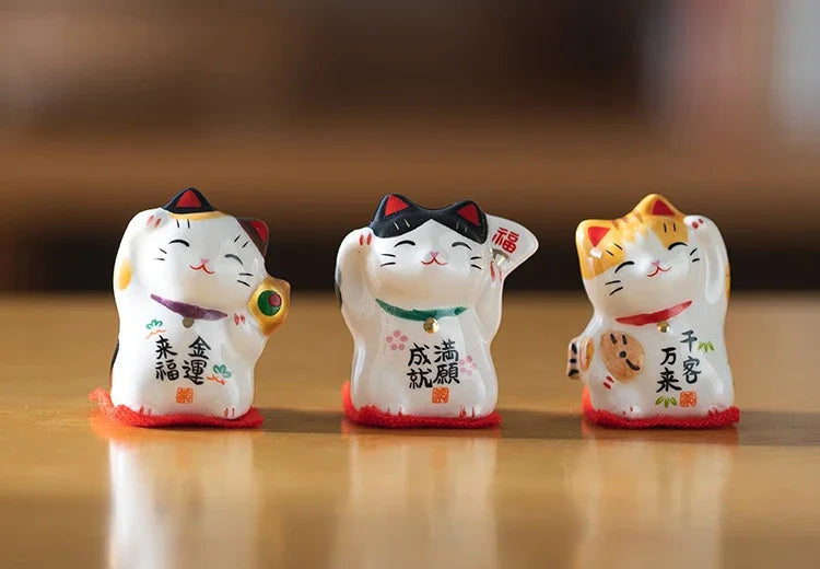 Pack of 3 Pieces Mini Ceramic Lucky Fortune Cat, Desktop Car Decoration Figurines Cute Kitten Maneki Neko Ornament 1.3 Inch Tall