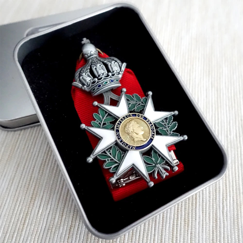France Emperor Napoleon Senior Knight Medal of Honor Retro Metal Badge Souvenir Collection Crafts Gifts for History Lovers