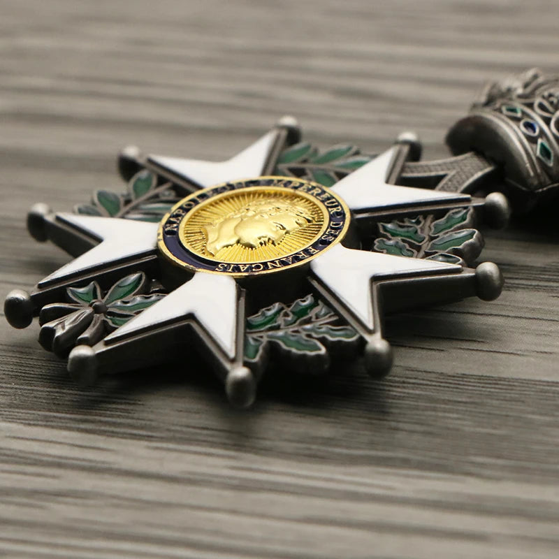 France Emperor Napoleon Senior Knight Medal of Honor Retro Metal Badge Souvenir Collection Crafts Gifts for History Lovers