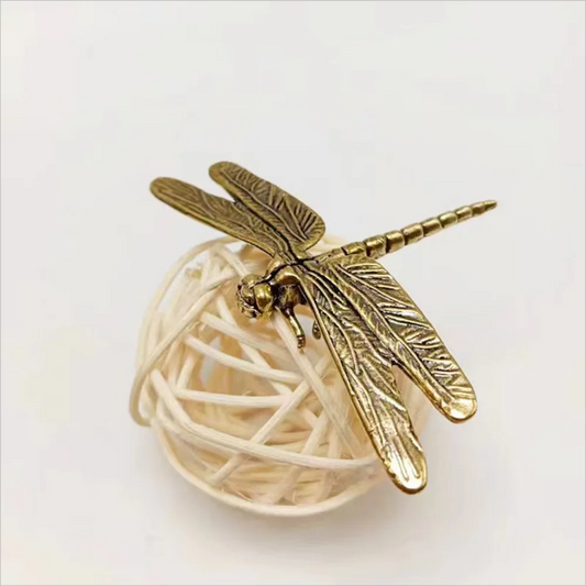 Elegant Vintage Brass Dragonfly Figurine - Antique-Style Copper Art Decor for Living Room, TV Stand & Porch Accent