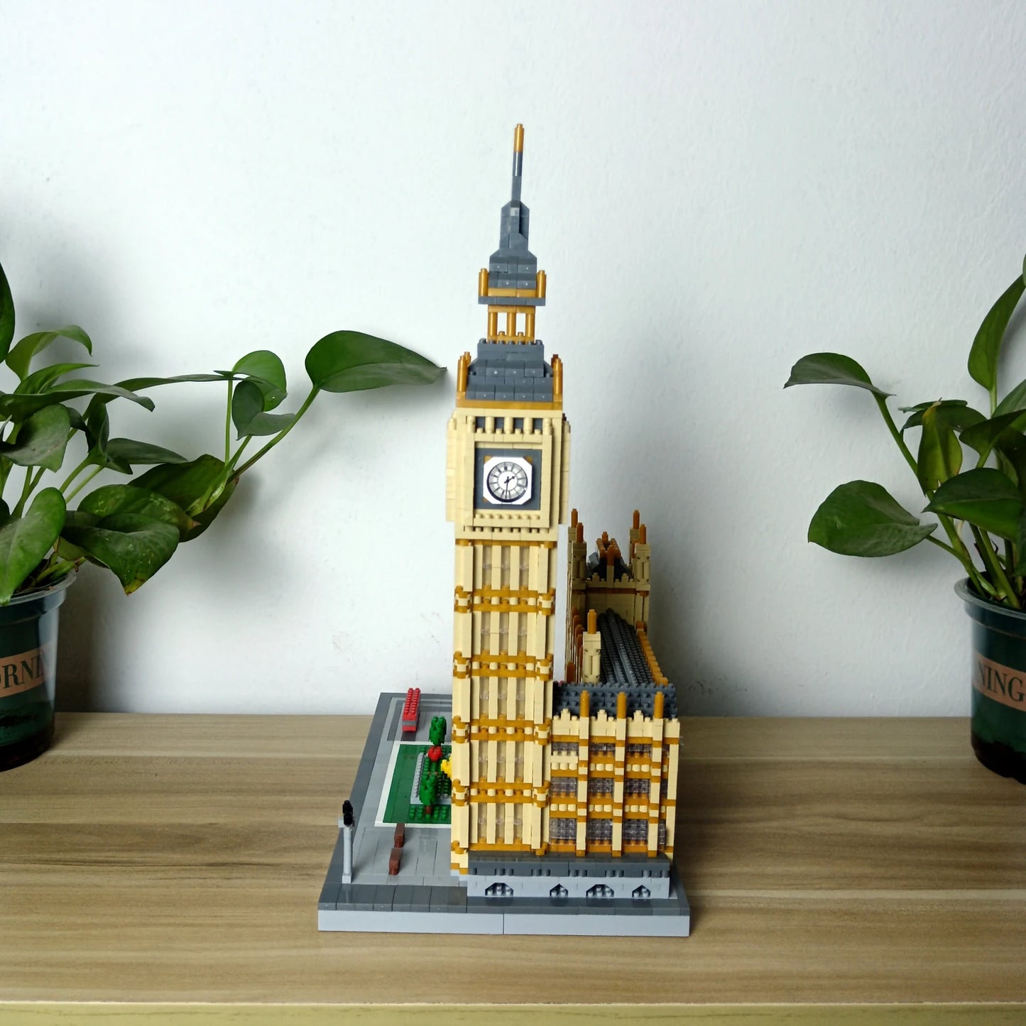 Big Ben Micro Mini Building Blocks Crafted Replica, Leisure and Entertainment Toys Construction Bricks Decoration Party Gift