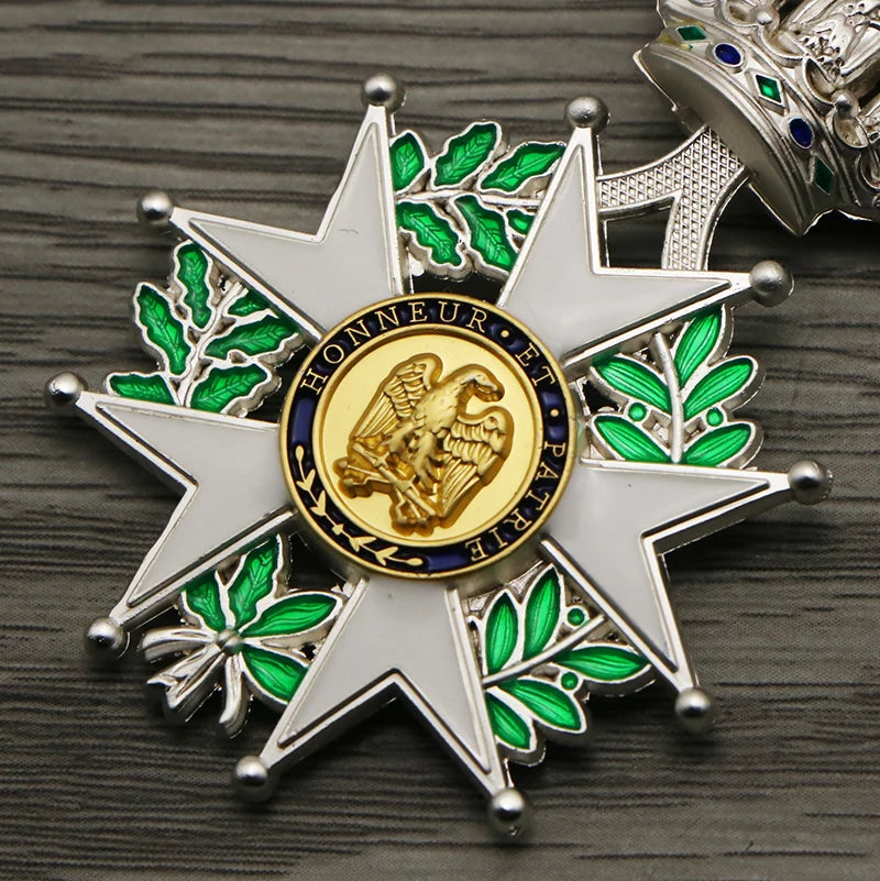 France Emperor Napoleon Senior Knight Medal of Honor Retro Metal Badge Souvenir Collection Crafts Gifts for History Lovers