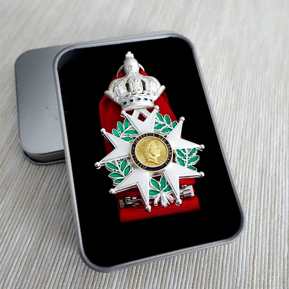 France Emperor Napoleon Senior Knight Medal of Honor Retro Metal Badge Souvenir Collection Crafts Gifts for History Lovers