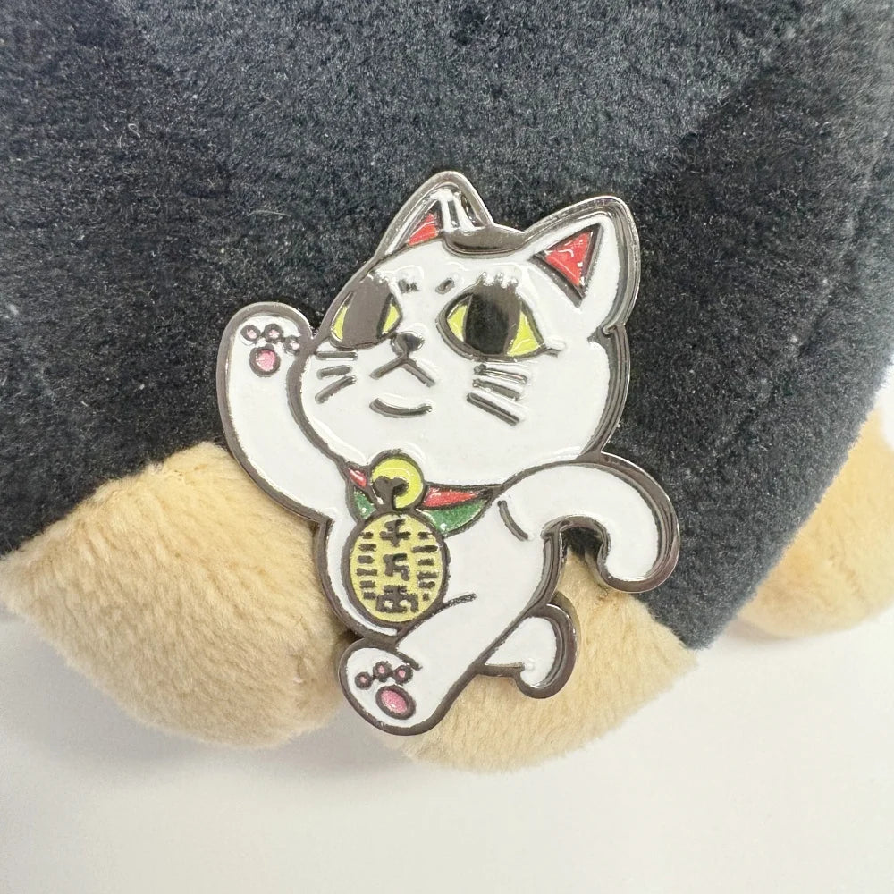 Turbo Granny Cat High-speed The Lucky Running Cat Maneki Neko DanDaDan Enamel Pin Brooch Badge anime peripheral Funny Decoration