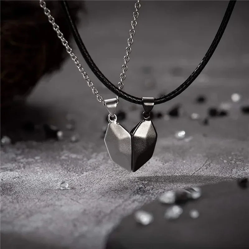 Love Magnet Couple Color Matching Necklace Simple Creative Wishing Stone Heartbreak Stitching Pendant Men and Women Jewelry Gift