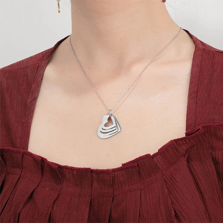 2023 Custom Stainless Steel Engraved Name Necklace For Lover Family Gift Personalized Heart Pendant Jewelry