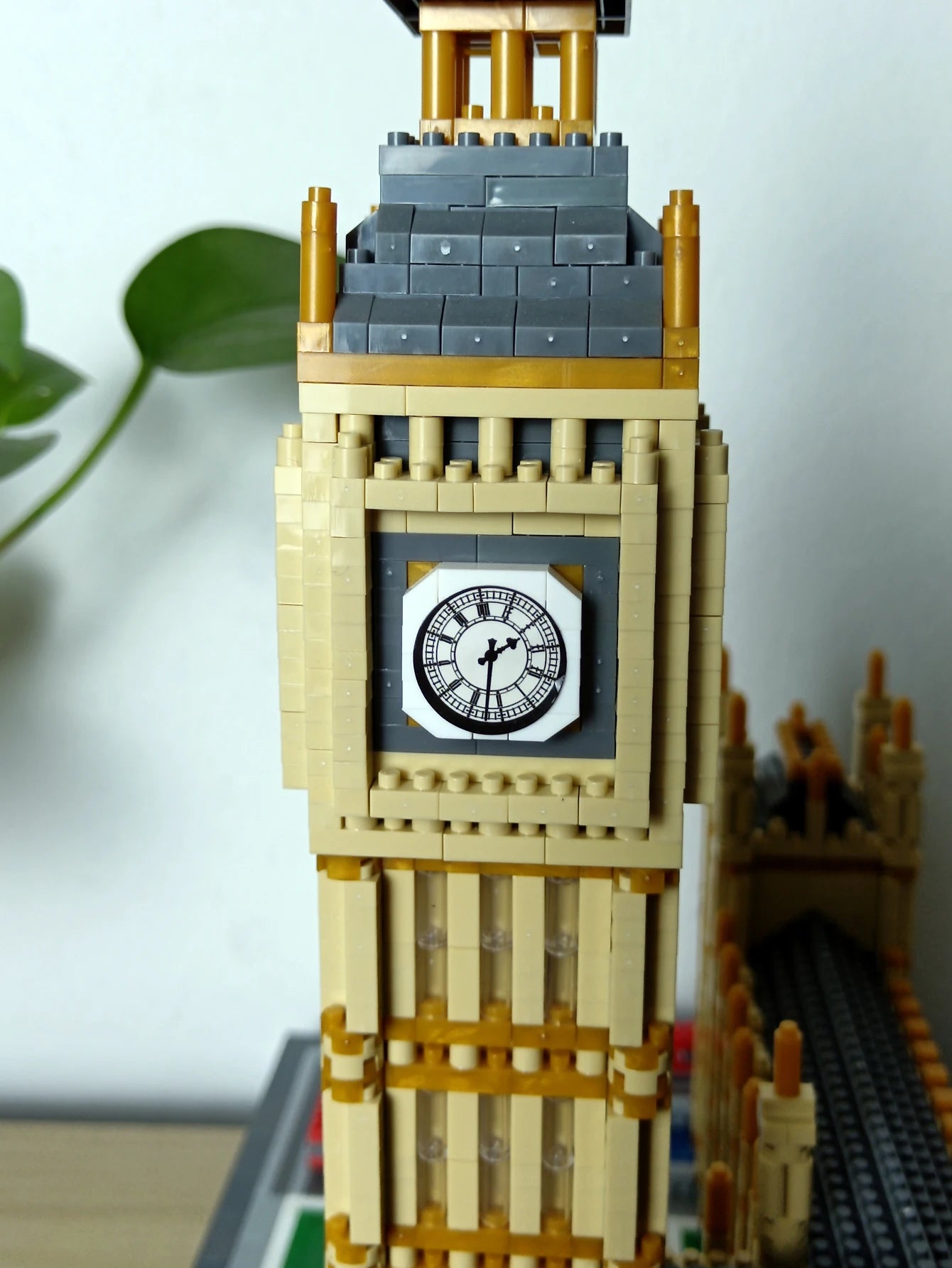 Big Ben Micro Mini Building Blocks Crafted Replica, Leisure and Entertainment Toys Construction Bricks Decoration Party Gift