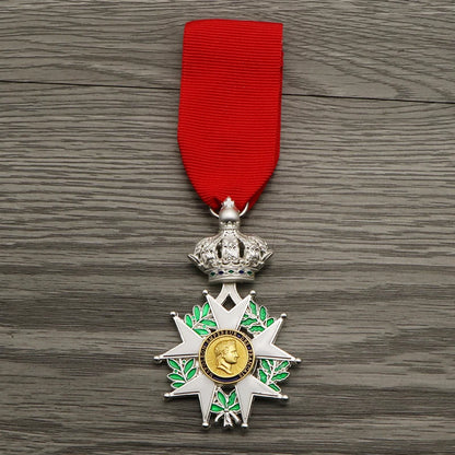 France Emperor Napoleon Senior Knight Medal of Honor Retro Metal Badge Souvenir Collection Crafts Gifts for History Lovers
