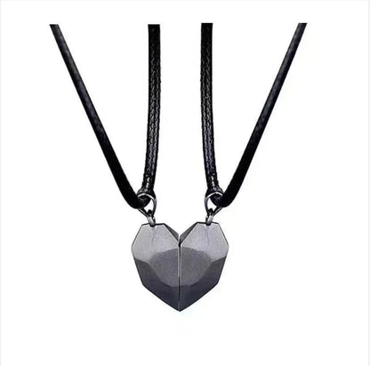 Love Magnet Couple Color Matching Necklace Simple Creative Wishing Stone Heartbreak Stitching Pendant Men and Women Jewelry Gift