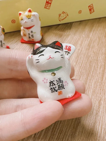 Pack of 3 Pieces Mini Ceramic Lucky Fortune Cat, Desktop Car Decoration Figurines Cute Kitten Maneki Neko Ornament 1.3 Inch Tall