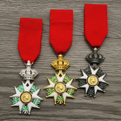 France Emperor Napoleon Senior Knight Medal of Honor Retro Metal Badge Souvenir Collection Crafts Gifts for History Lovers