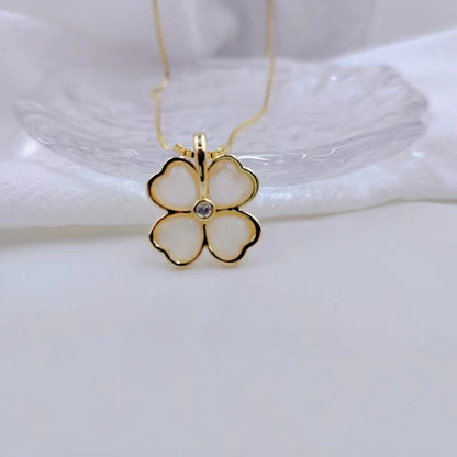 Exquisite Love Beautiful Flower Necklace Fashion Classic Geometric Niche Light Luxury Stainless Steel Clavicle Chain