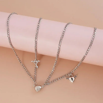 Love Magnet Couple Color Matching Necklace Simple Creative Wishing Stone Heartbreak Stitching Pendant Men and Women Jewelry Gift