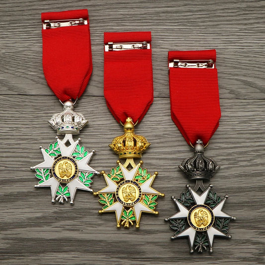 France Emperor Napoleon Senior Knight Medal of Honor Retro Metal Badge Souvenir Collection Crafts Gifts for History Lovers