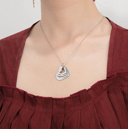 2023 Custom Stainless Steel  Engraved Name Necklace For Lover Family Gift  Personalized Heart Pendant Jewelry